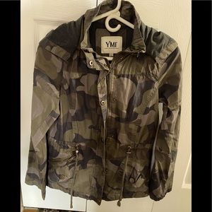 Lightweight camouflage jacket (removal hoodie)